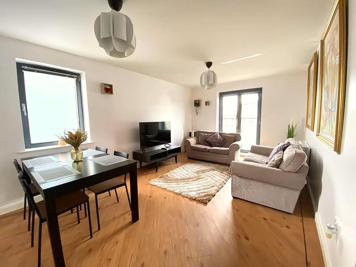 Lovely 2-Bedrooms Apartment Step To The Beach Swansea Dış mekan fotoğraf