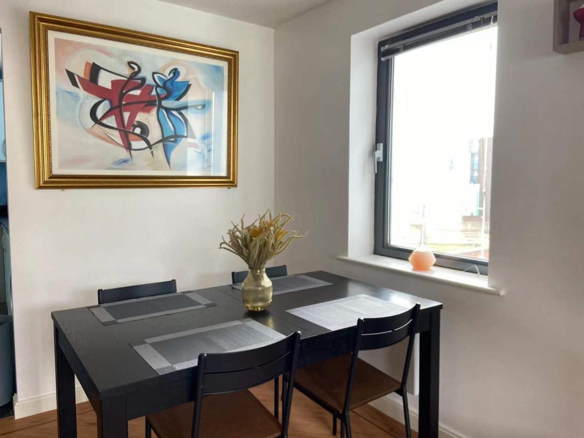 Lovely 2-Bedrooms Apartment Step To The Beach Swansea Dış mekan fotoğraf