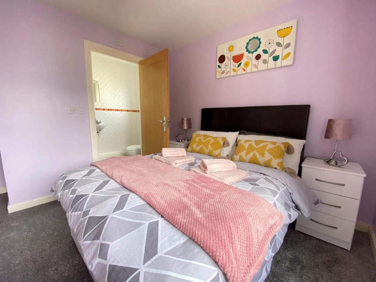 Lovely 2-Bedrooms Apartment Step To The Beach Swansea Dış mekan fotoğraf
