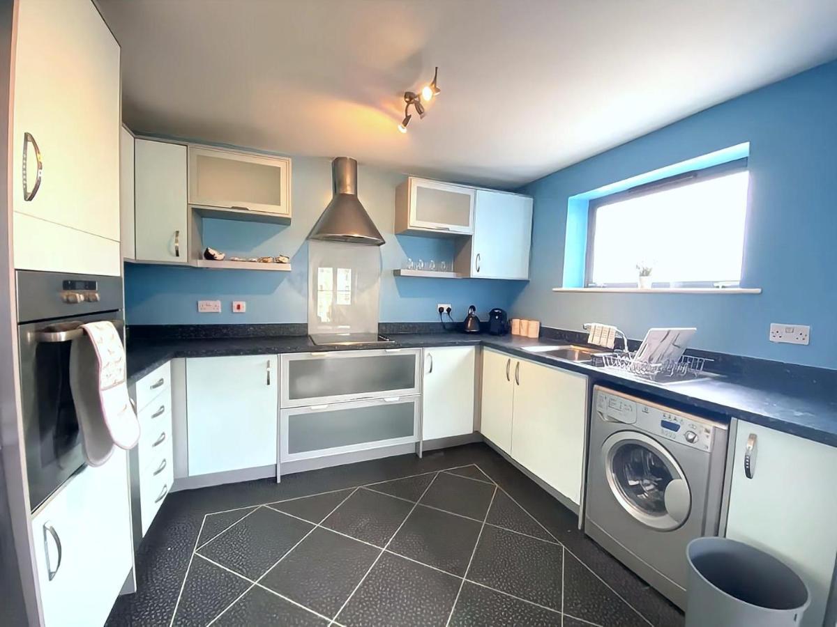 Lovely 2-Bedrooms Apartment Step To The Beach Swansea Dış mekan fotoğraf