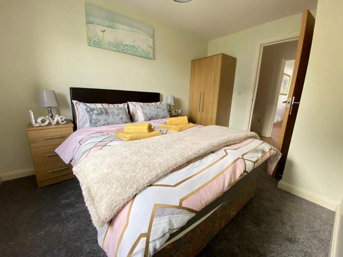 Lovely 2-Bedrooms Apartment Step To The Beach Swansea Dış mekan fotoğraf